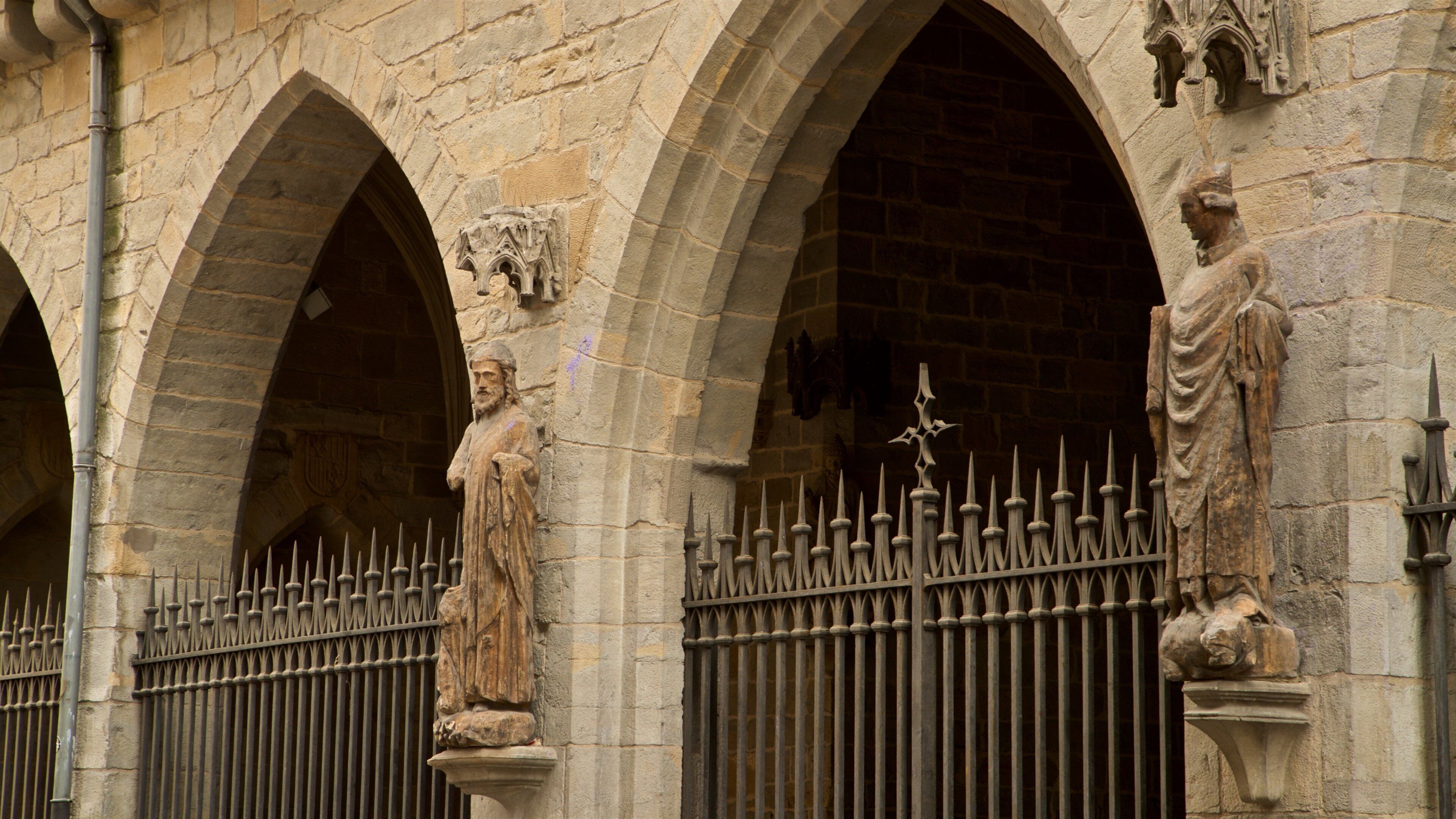 Church of San Saturnino which includes heritage elements and a statue or sculpture