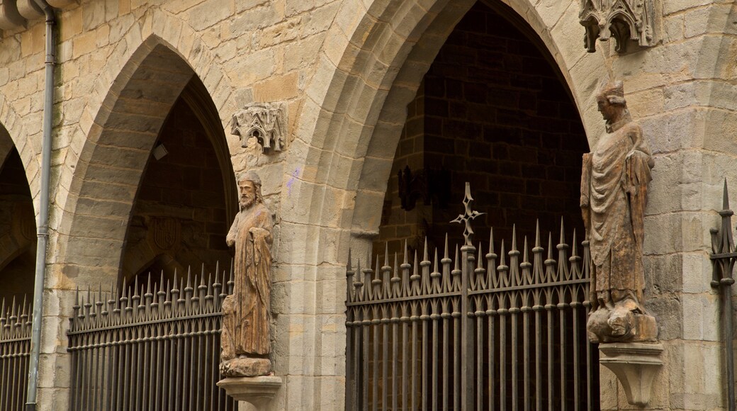 Church of San Saturnino which includes heritage elements and a statue or sculpture