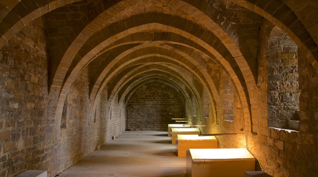 아르치보 레알 이 헤네랄 데 나바라 을 보여주는 문화유산 요소 과 실내 전경