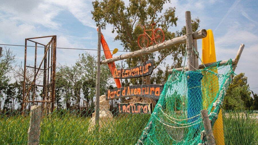 Parc Deltaventur Deltarium featuring signage