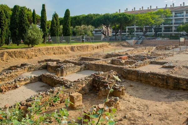 La Llosa Roman Villa which includes a ruin and heritage elements