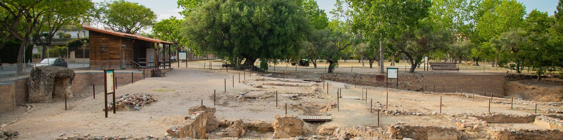 La Llosa Roman Villa which includes building ruins and heritage elements
