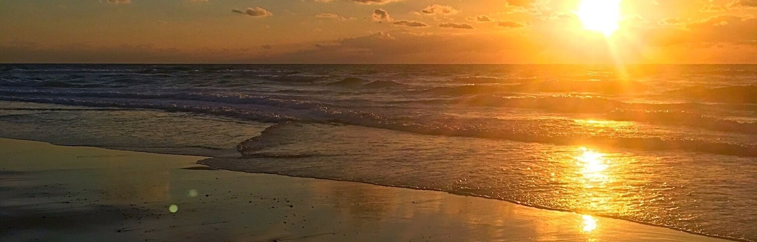 Camping car sunset Contis Plage France