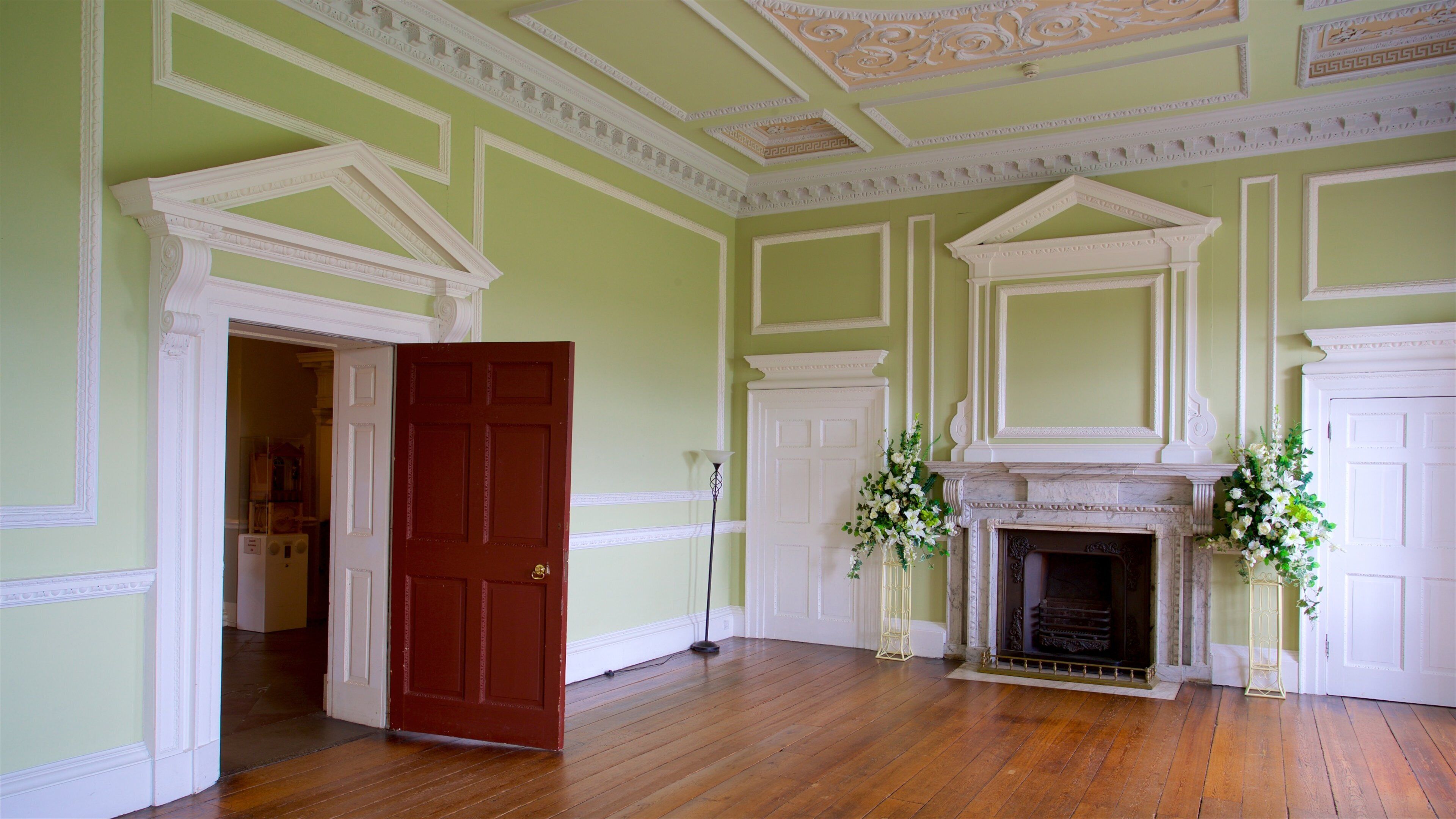 卡斯沃斯大廳 设有 房屋 和 內部景觀