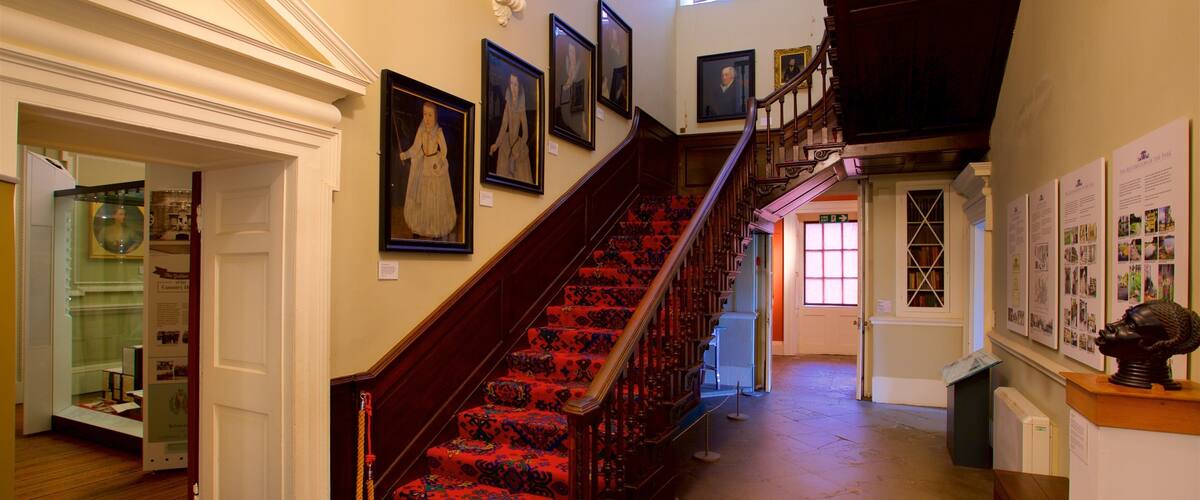 Cusworth Hall mit einem Haus und Innenansichten