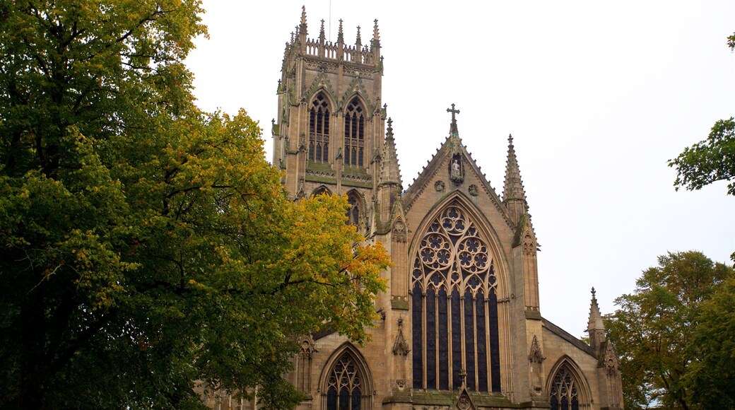 Catedral de Doncaster ofreciendo una iglesia o catedral y arquitectura patrimonial
