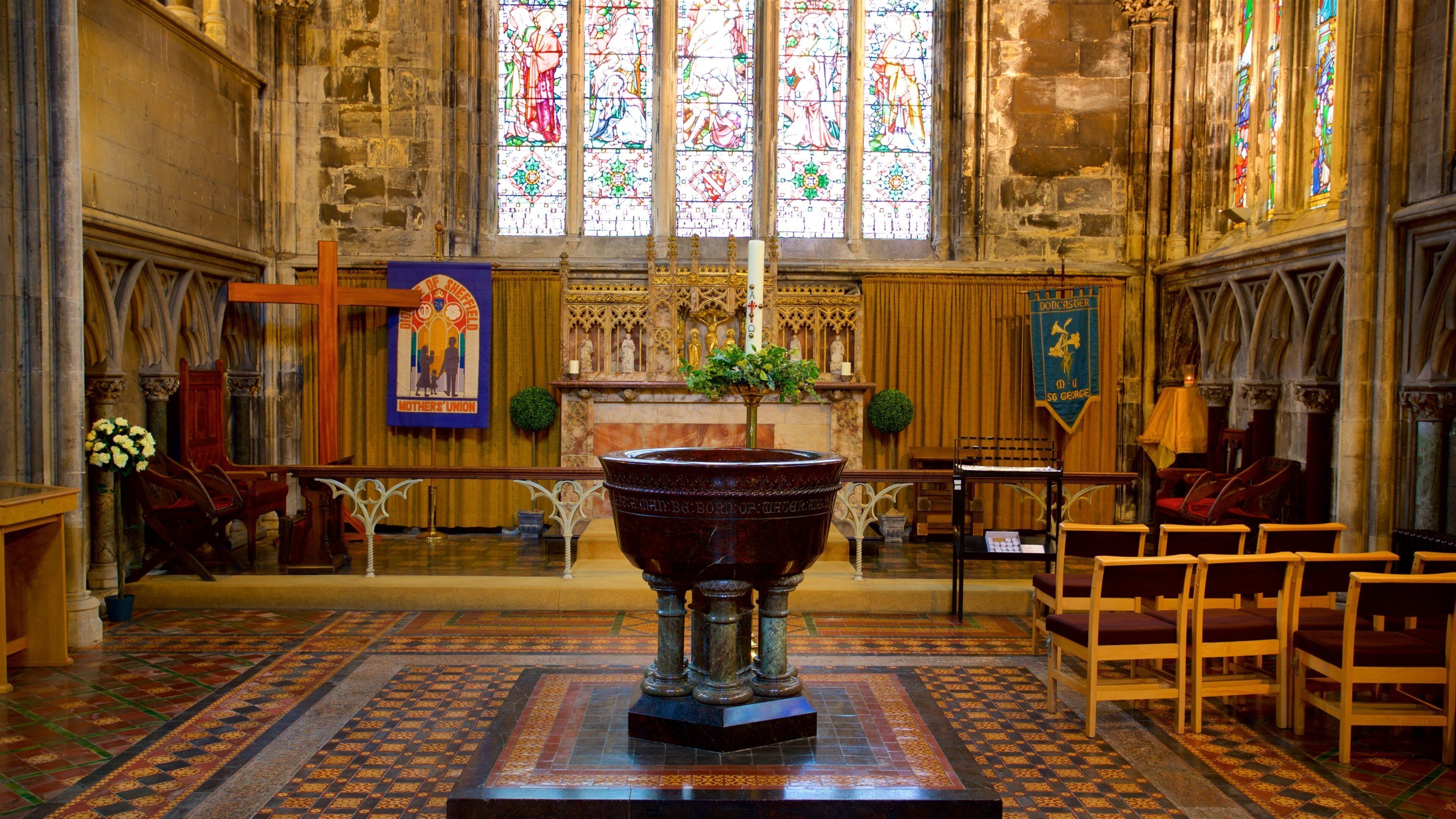 Nhà thờ Doncaster có tính năng nhà thờ, cảnh nội thất và di sản