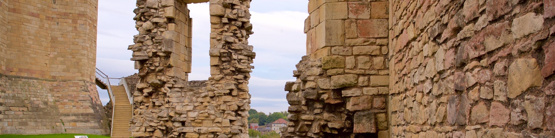 Conisbrough Castle featuring building ruins