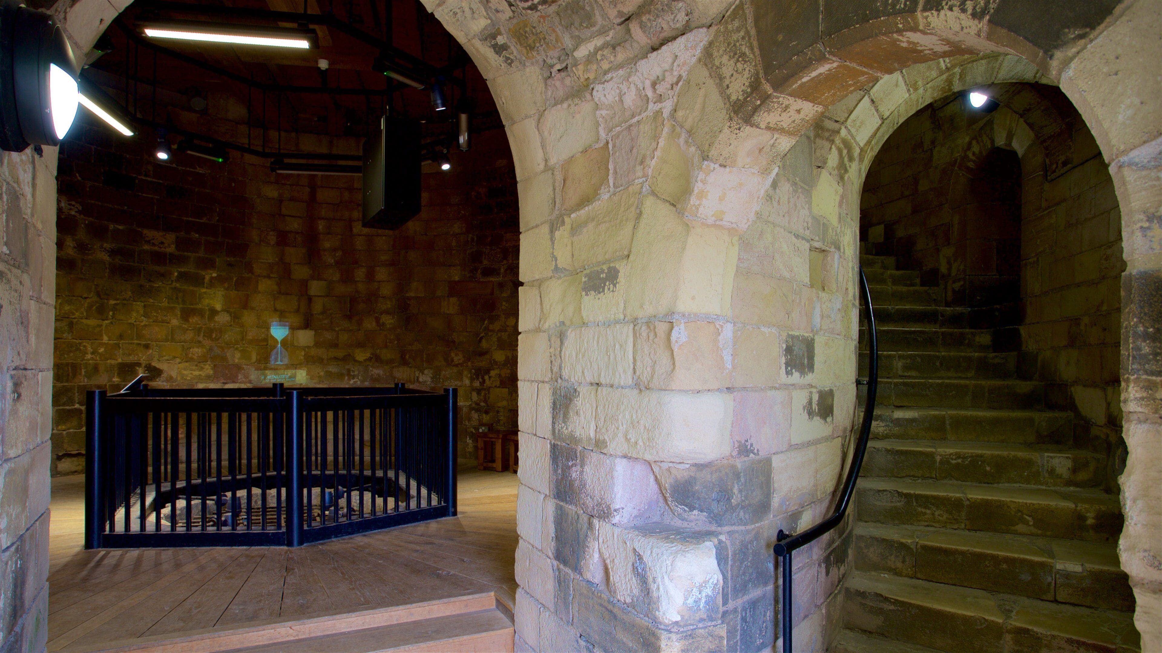 Château fort Conisbrough Castle qui includes vues intérieures et patrimoine historique
