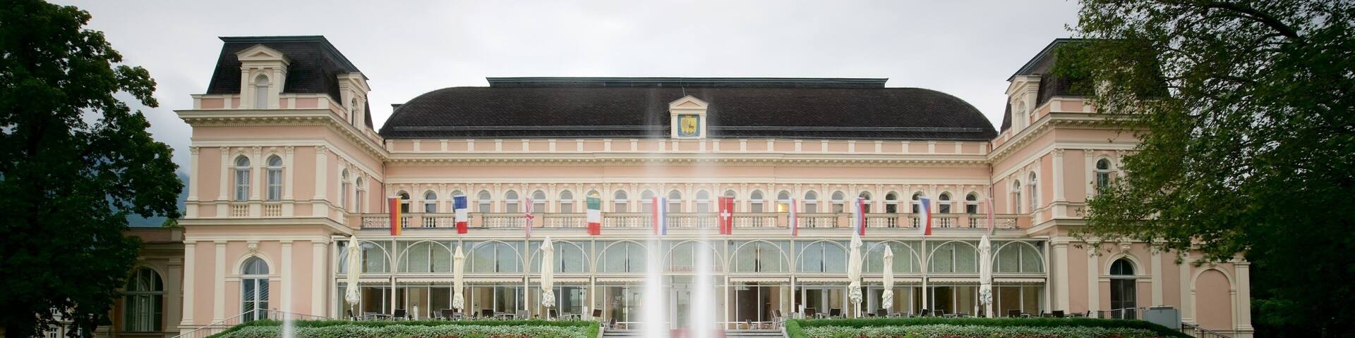 Bad Ischl which includes a garden, a fountain and heritage architecture