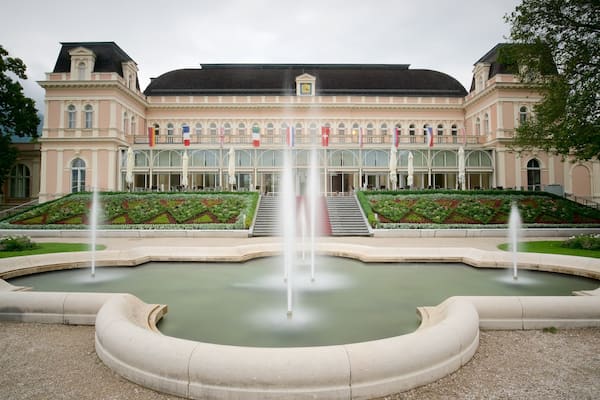 Bad Ischl mettant en vedette patrimoine architectural, parc et fontaine