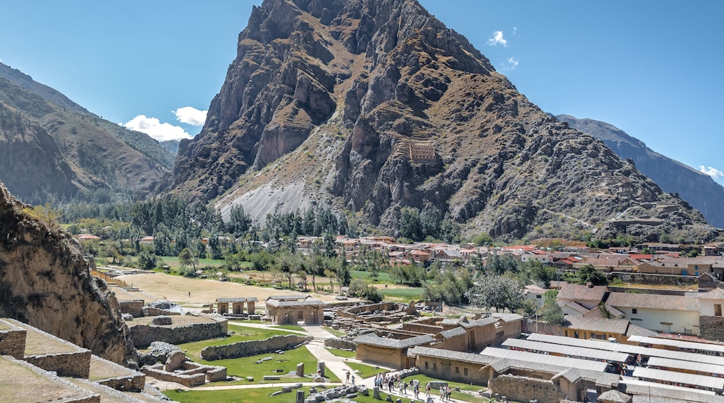 Ollantaytambo village and Pinkuylluna Mountain - Ollantaytambo, Sacred Valley, Peru