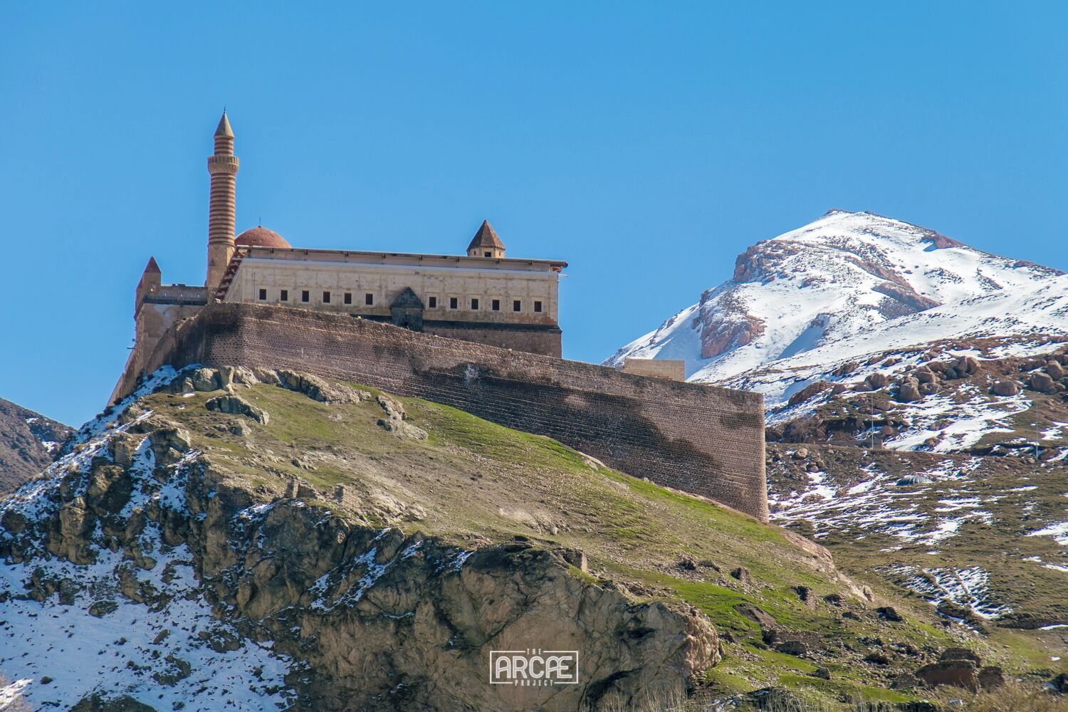 The Ishak Paşa castle is awesomely located just 5km away from Doğubeyazıt and although it is possible to ride a Dolmuş there, the short walk with Mount Ararat as a background is well worth the effort. 