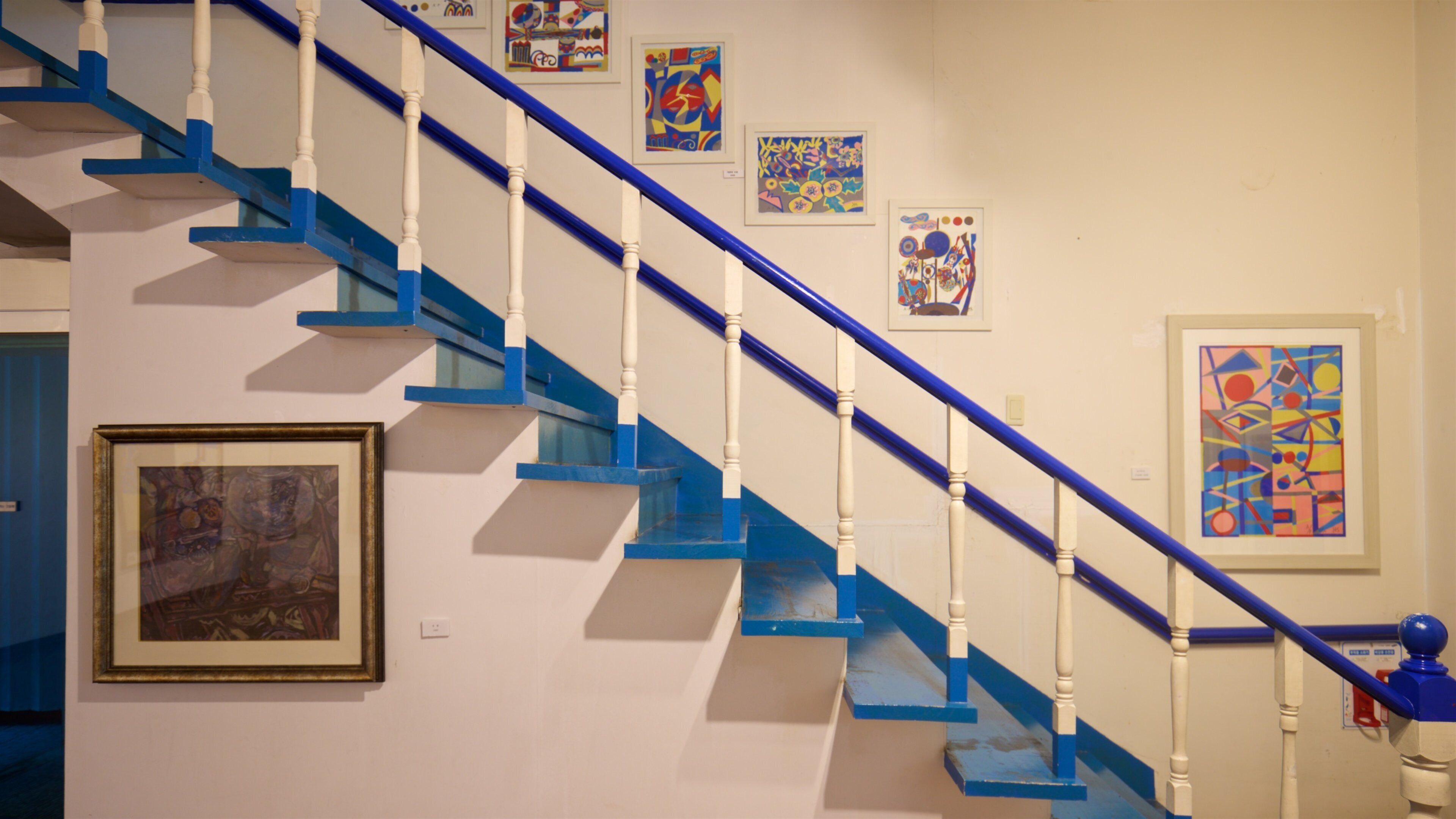 Jeonhyeoklim Art Museum featuring interior views and art