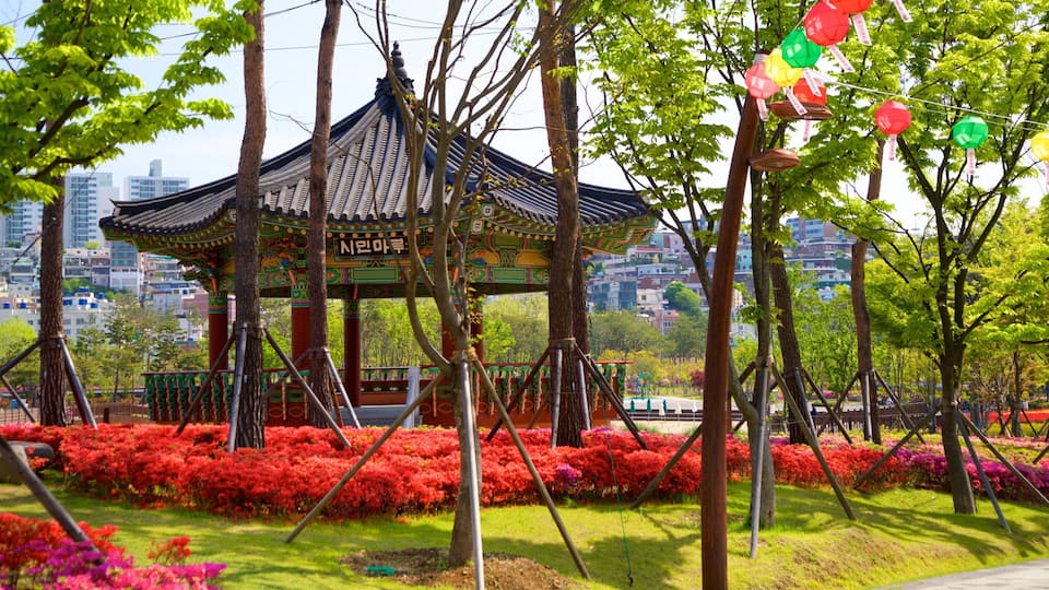 Busan Citizens Park featuring a city, a garden and heritage elements