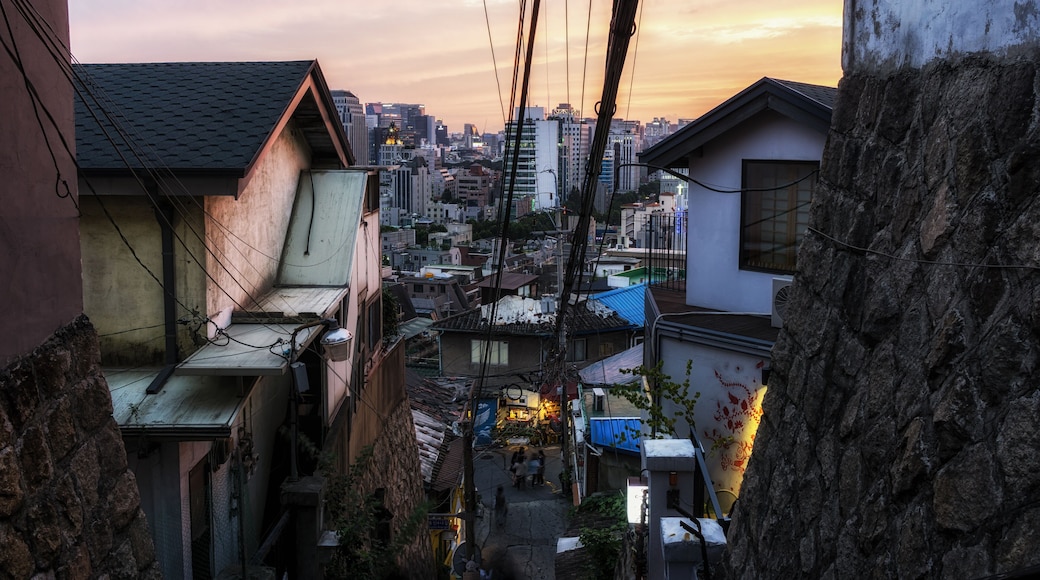 ihwa mural village during sunset times. A famous mural village in hyehwa station in daehangno, south korea; Shutterstock ID 308726768; Purchase Order: -
