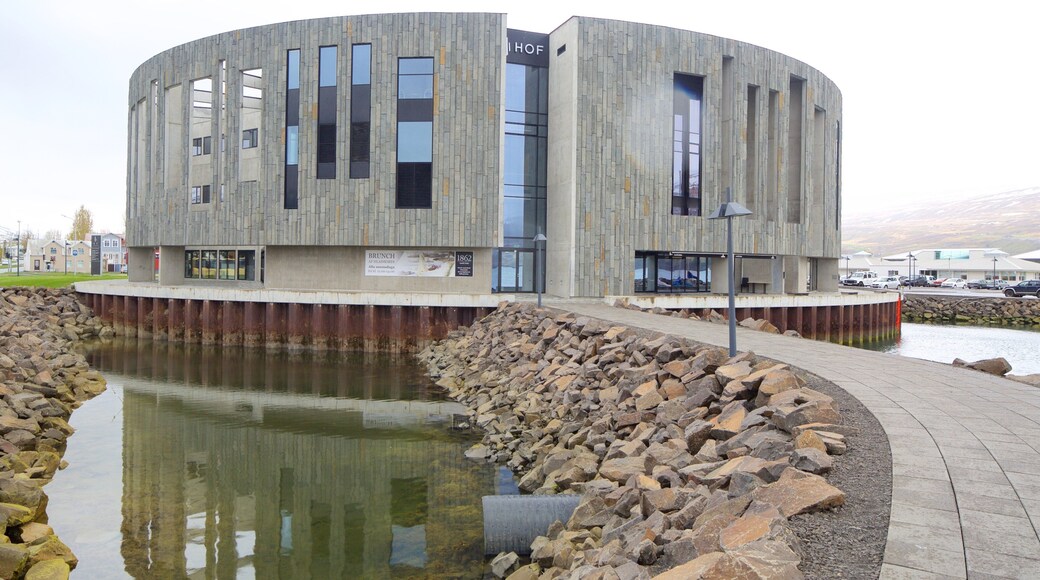 Akureyri featuring modern architecture and street scenes