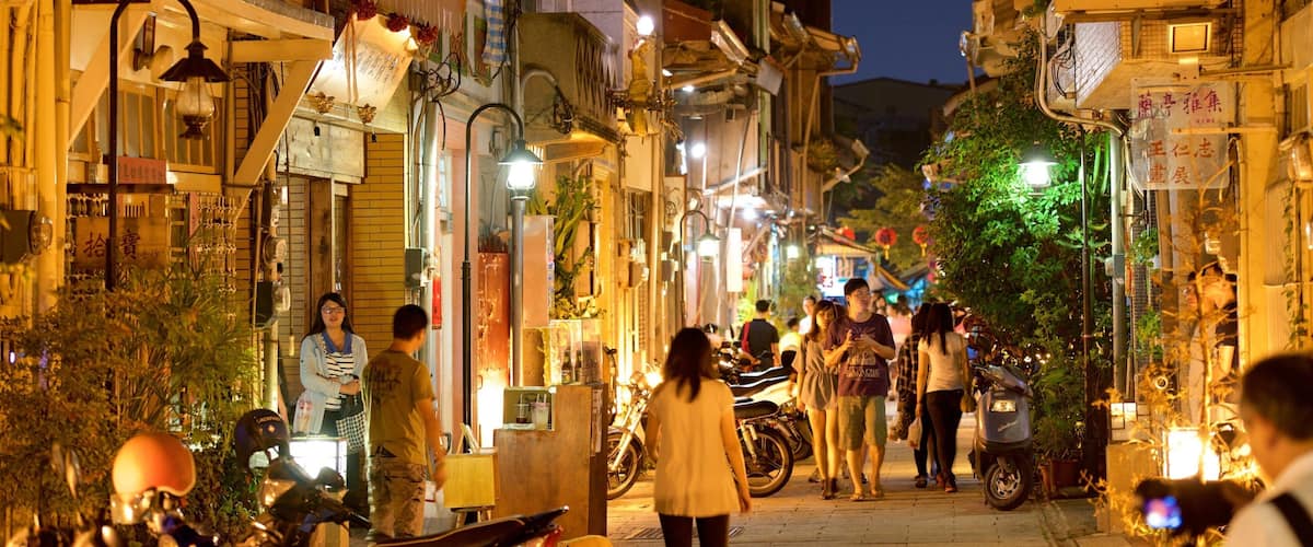 Tainan which includes night scenes, street scenes and nightlife