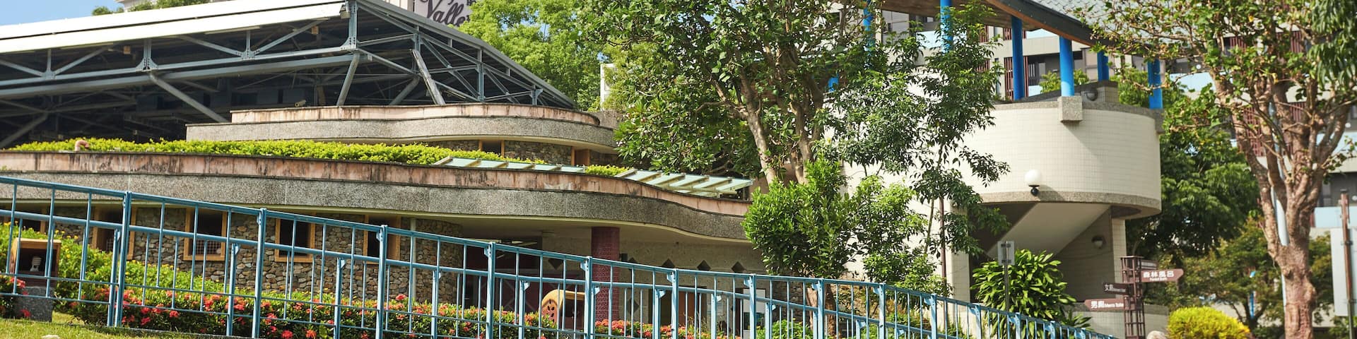 Jiaoxi_JiaoxiHotSpringVisitorCenter_553248621562623654_9