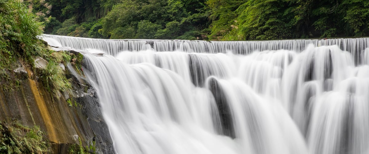 Shifen Waterfall featuring a cascade