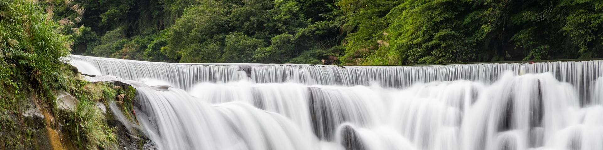 Shifen Waterfall featuring a cascade