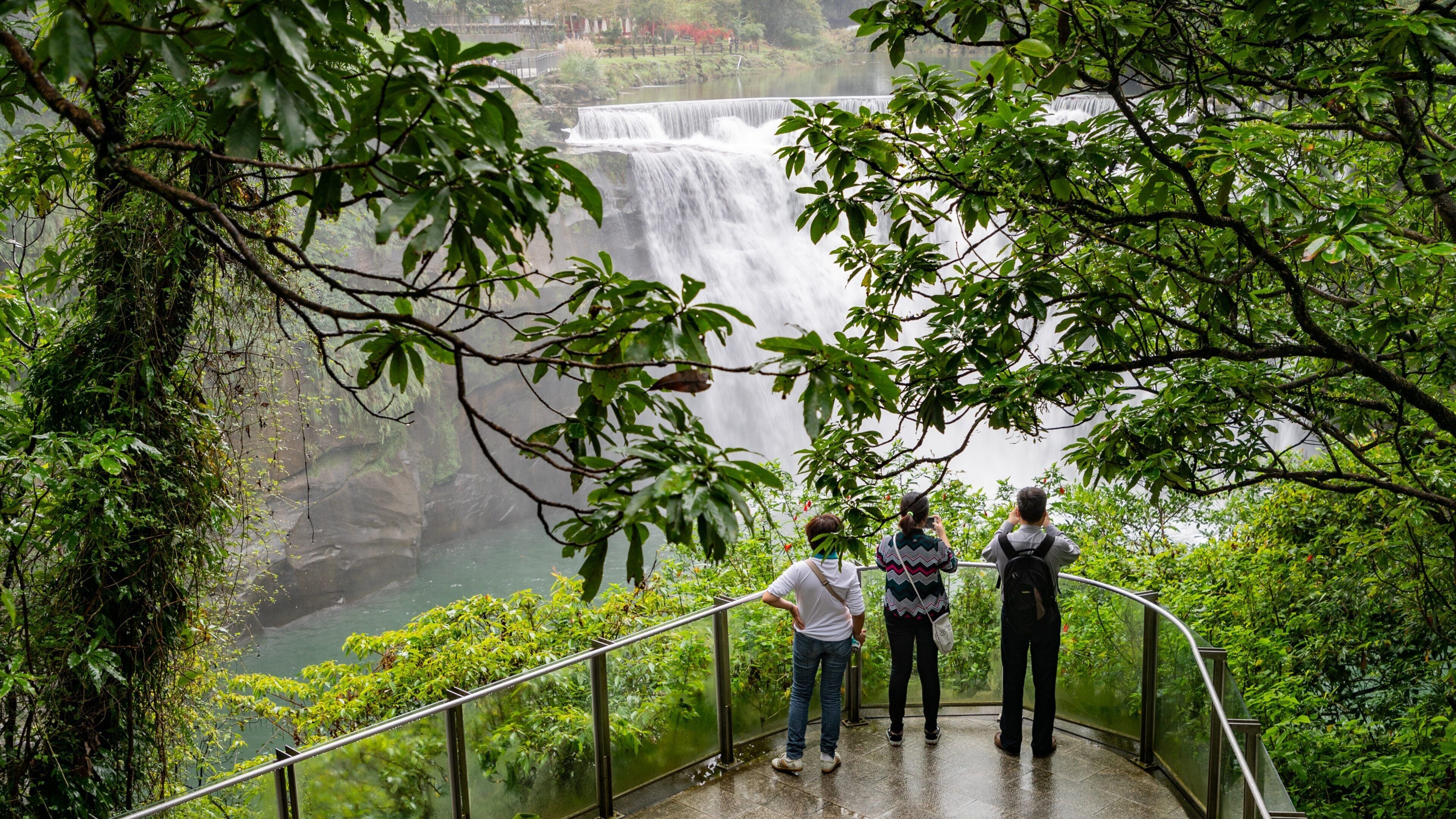 Shifen Waterfall