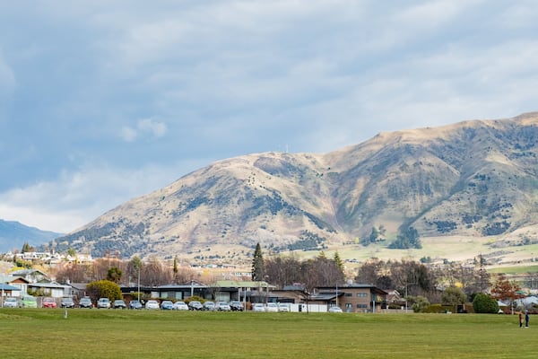 Pembroke Park featuring mountains and a garden