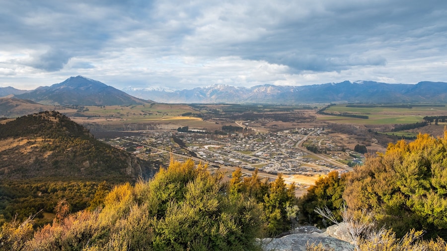 Mount Iron Lookout which includes tranquil scenes and landscape views
