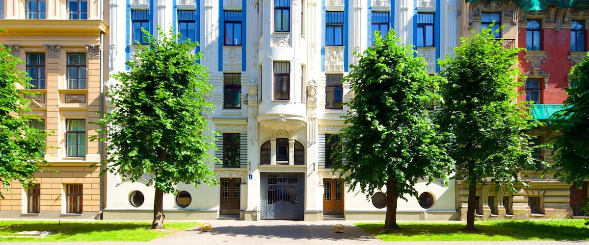 Riga das einen historische Architektur, Straßenszenen und Haus