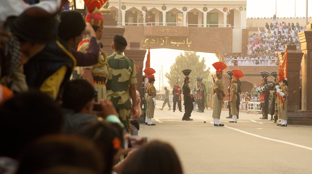 Amritsar que incluye artículos militares