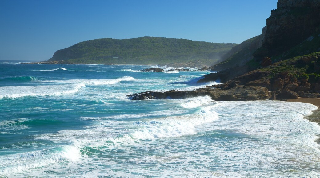 Plettenberg Bay das einen schroffe Küste, allgemeine Küstenansicht und Wellen