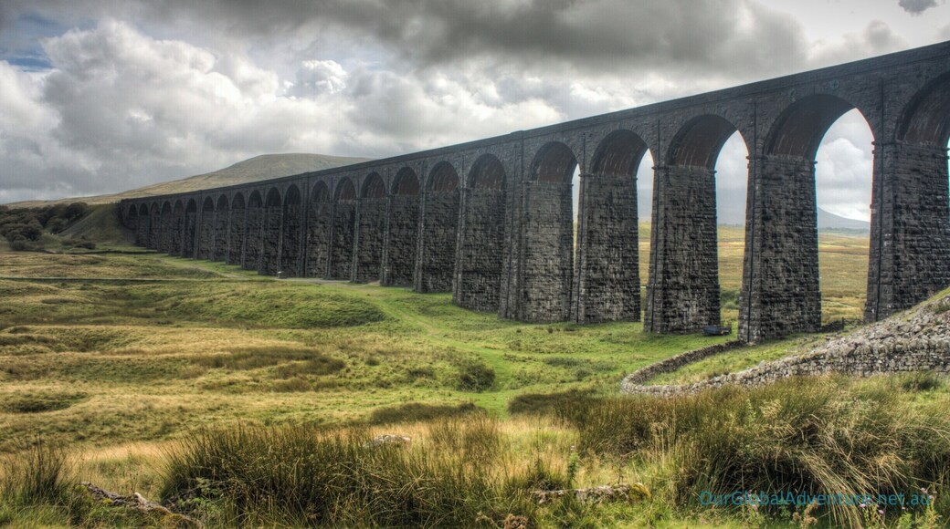 The viaduct was designed by engineer, John Sydney Crossley. The first stone was laid on 12 October 1870 and the last in 1874. One thousand navvies built the viaduct and established shanty towns on the moors for themselves and their families. The ITV series Jericho took its inspiration from the construction of this viaduct.