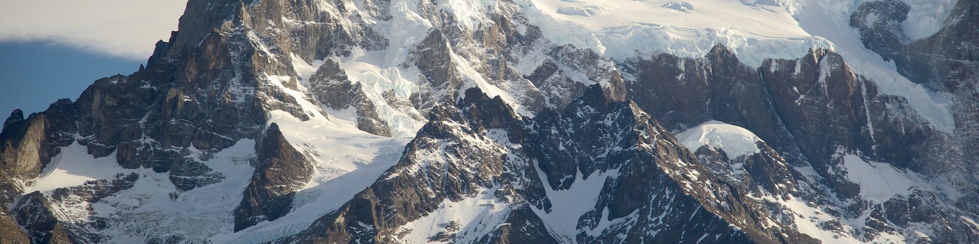 Torres Del Paine showing snow and mountains