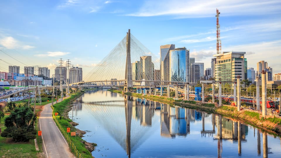 Octavio Frias de Oliveira Bridge in Sao Paulo Brazil South America, Shutterstock ID 302487110, Purchase Order: SP-1506 Go Guides, Order Number: , Client/Licensee: Faa Praharnpap, Other: Hcom budget