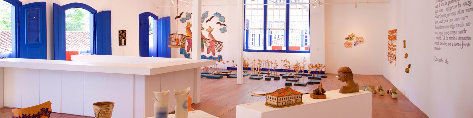 Paraty House of Culture featuring interior views and art