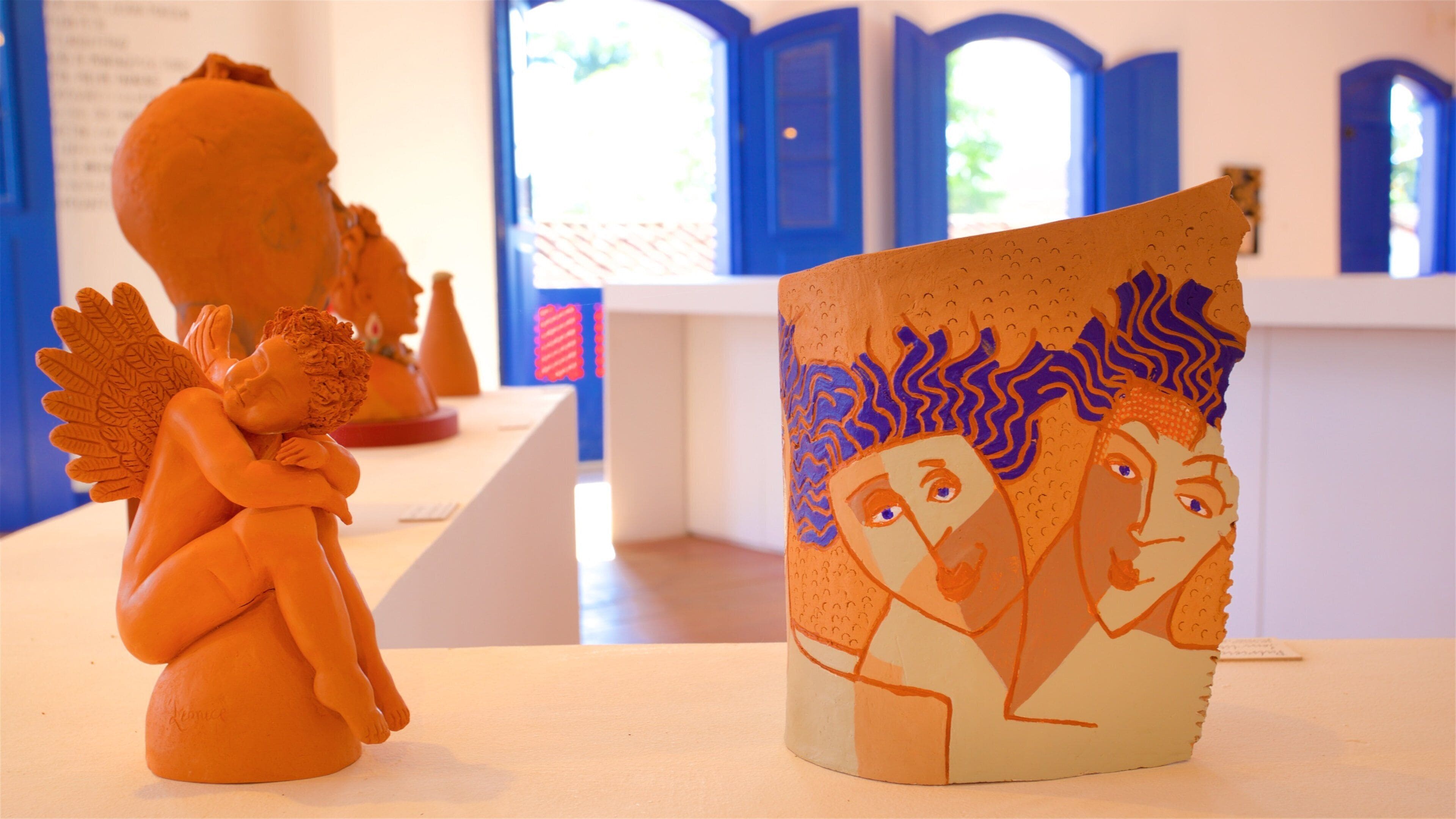 Paraty House of Culture which includes art and interior views