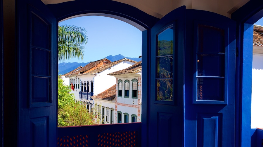 Paraty House of Culture featuring interior views