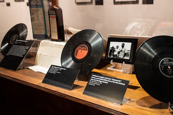 New Orleans Jazz Museum showing interior views