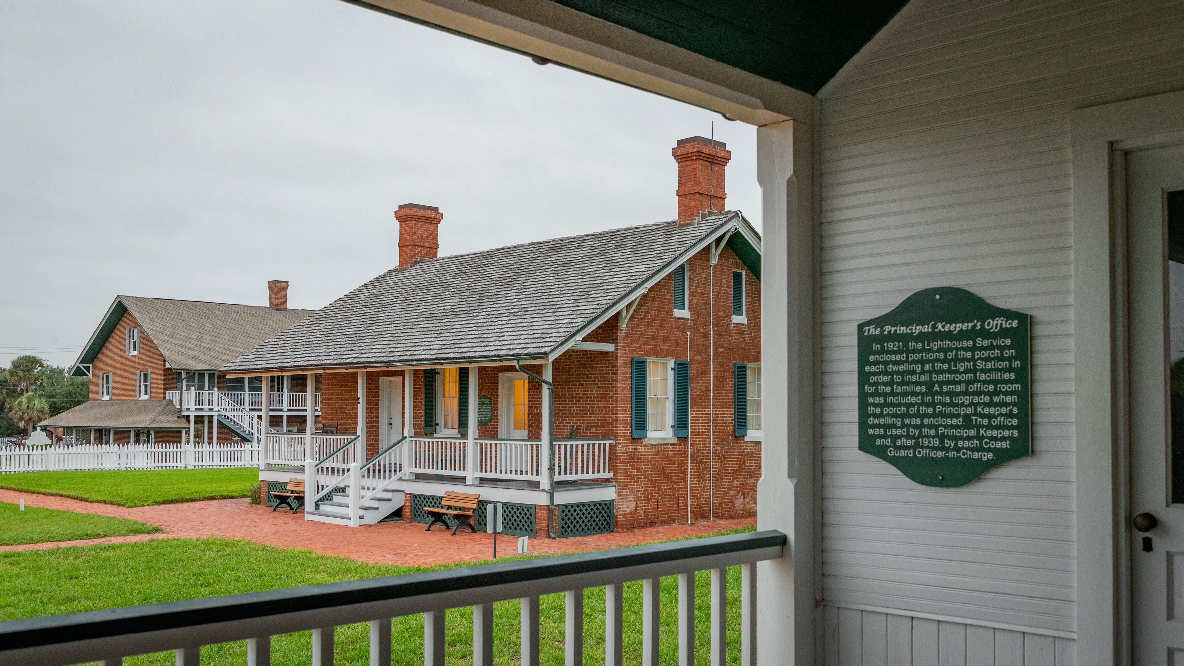 Ponce de Leon Inlet Lighthouse and Museum showing heritage elements and a house