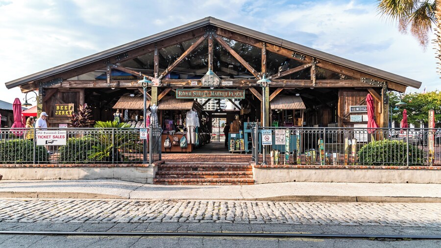 Savannah_RiverStreetMarketPlaceShoppingCenter_553248621563220726_04