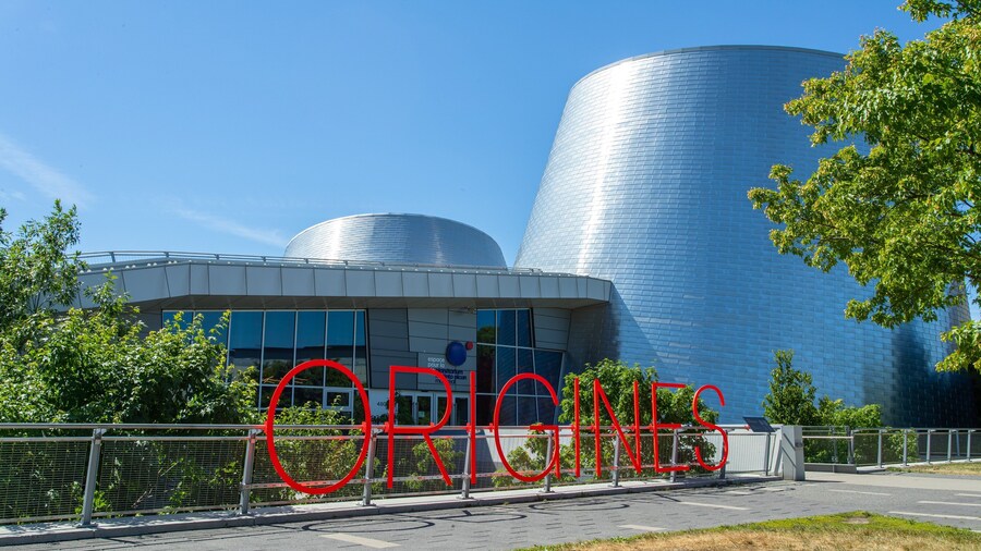 Montreal Planetarium which includes signage and modern architecture