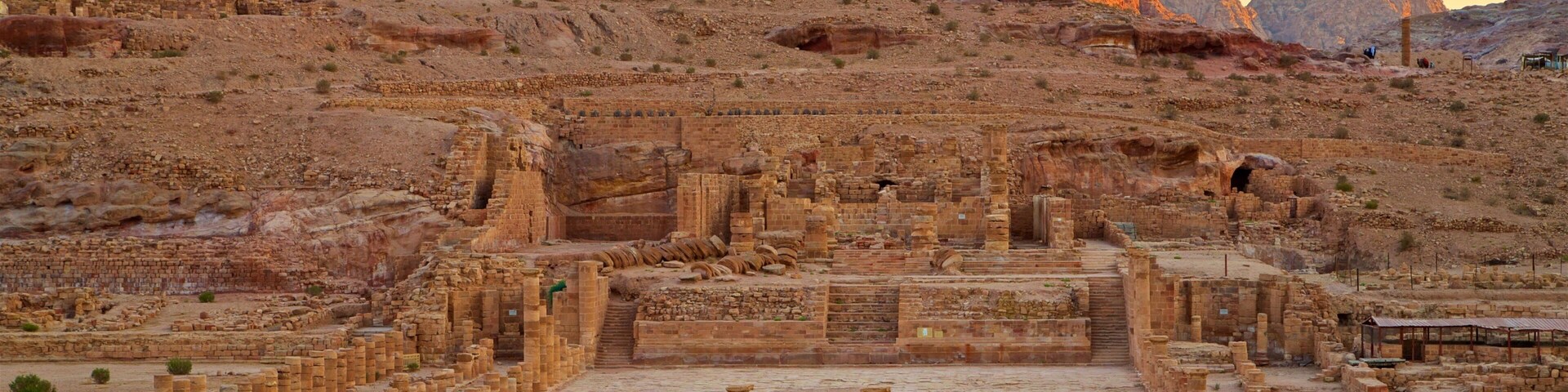 Templo Great Temple mostrando un atardecer, una garganta o cañón y vista panorámica
