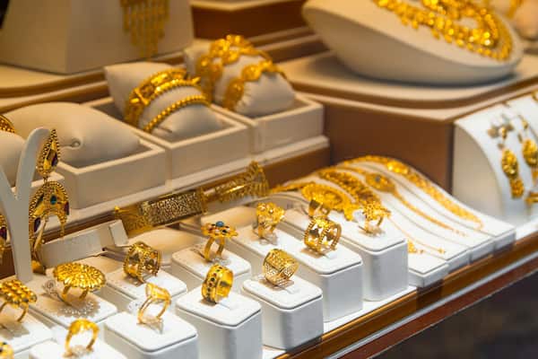 Gold Souq showing interior views and shopping