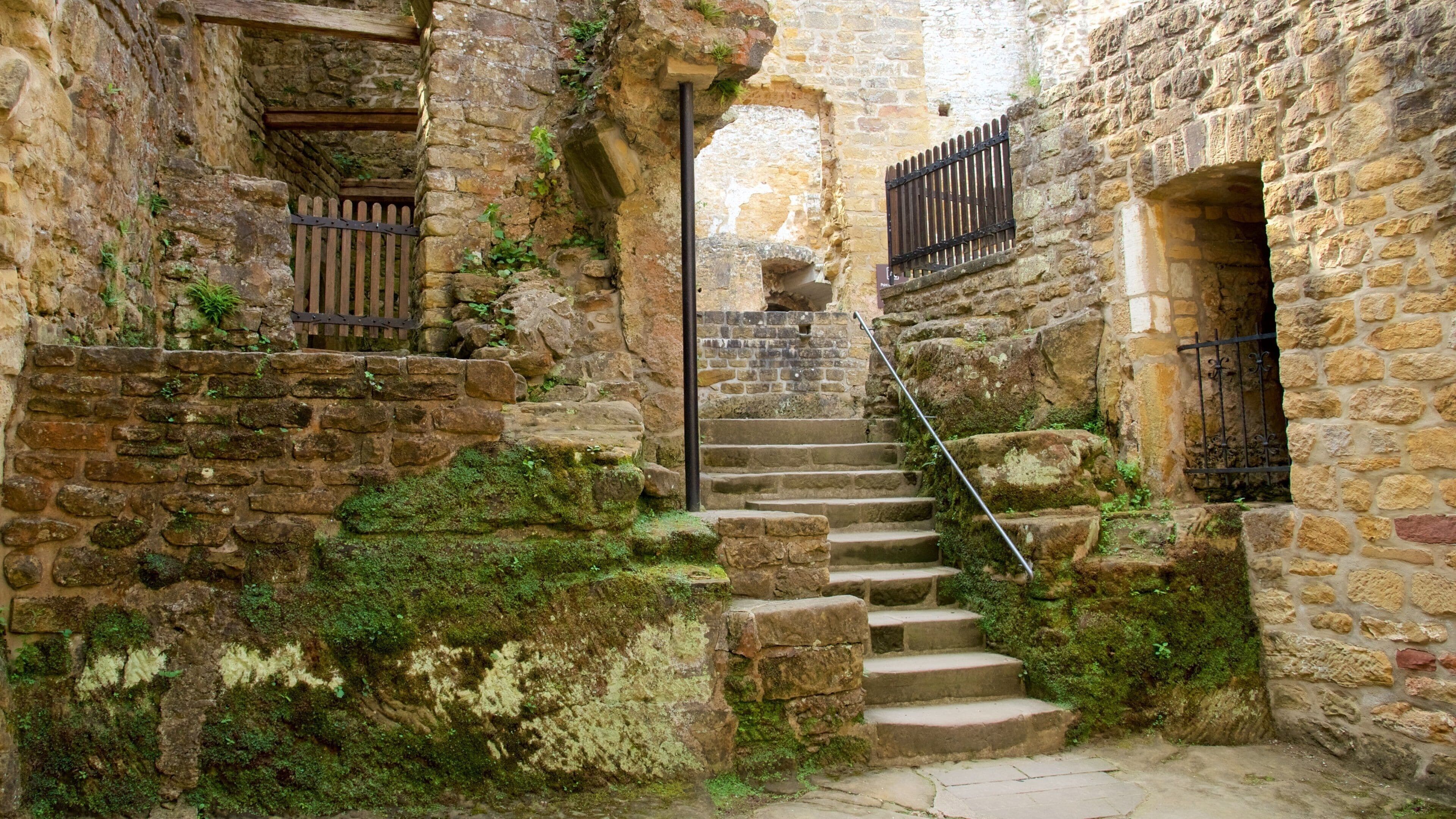 Luxembourg showing a castle, heritage elements and heritage architecture