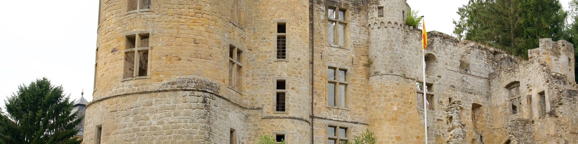 Luxembourg which includes heritage elements, chateau or palace and heritage architecture