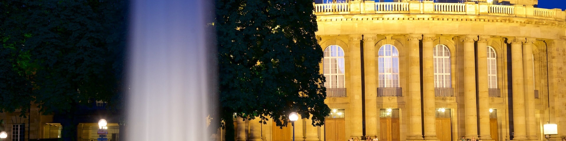 Stuttgart featuring a fountain and a square or plaza
