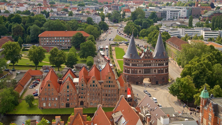 St. Peter\'s Church which includes landscape views, heritage architecture and a city