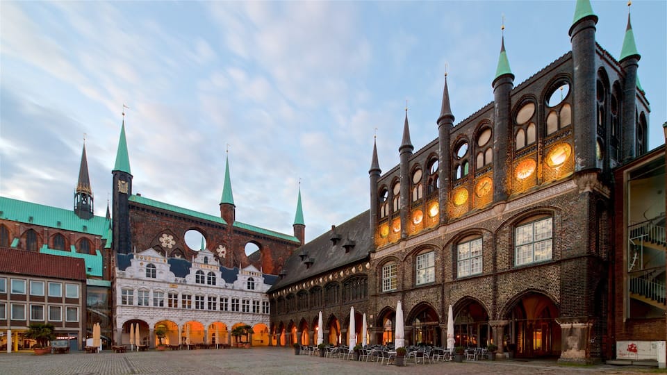 Rathaus showing heritage architecture, a city and a square or plaza