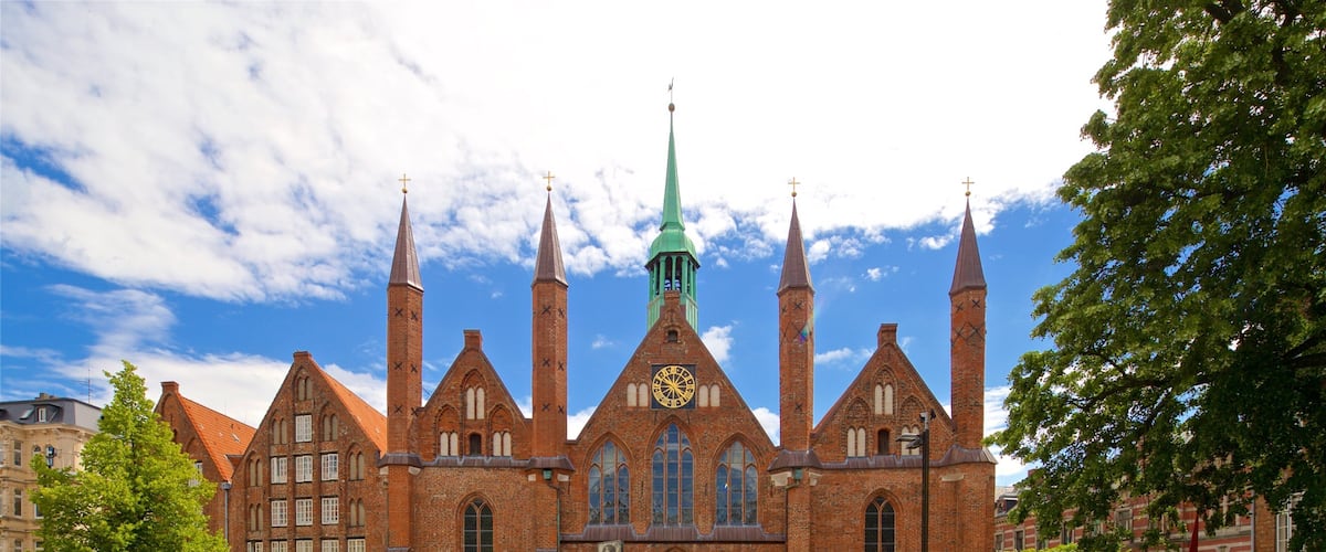 Heiligen-Geist-Hospital das einen Kirche oder Kathedrale und historische Architektur