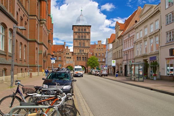 Puerta Burgtor ofreciendo arquitectura patrimonial